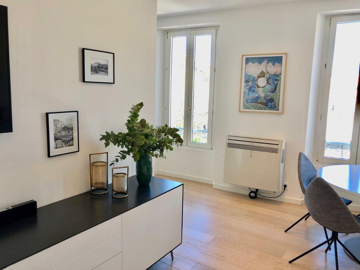 Bright & Modern Apartment In The Heart Of Antibes Ngoại thất bức ảnh